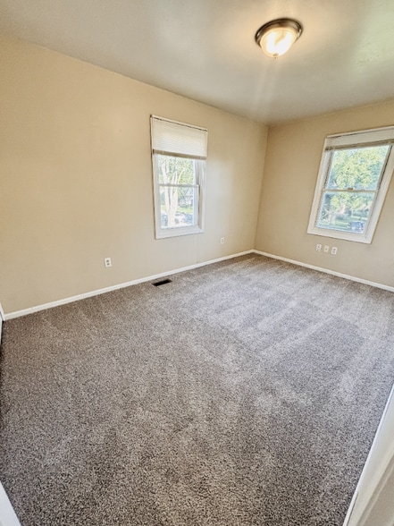 Building Photo - 116 Regents Blvd