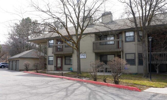 Building Photo - 3769 S Gekeler Ln