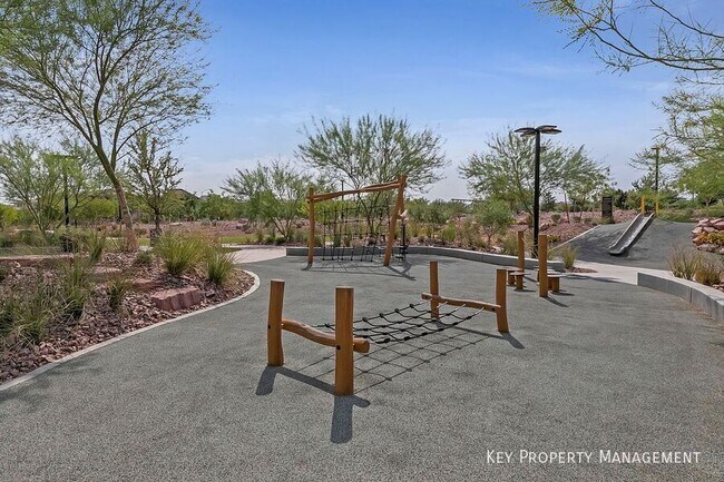 Building Photo - 530 Red Lovebird Ave