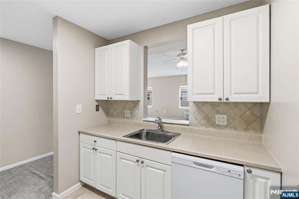 Building Photo - 905 River Rd