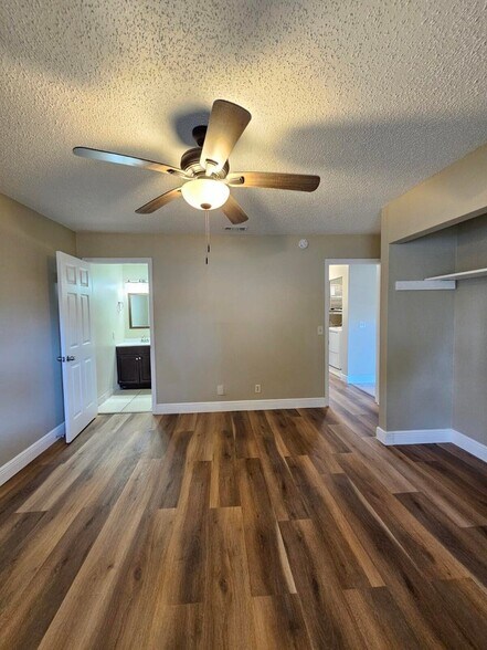 Building Photo - 4786 Orleans Ct