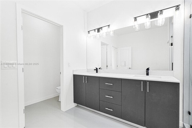 Building Photo - 22555 SW 125th Ave