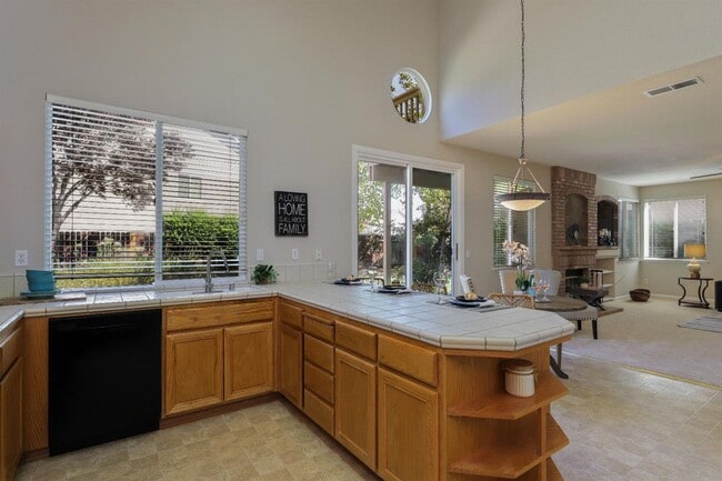 Building Photo - The home we have been looking For !