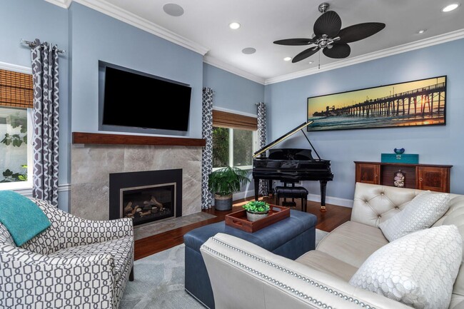 Building Photo - Prestigious Ocean View Retreat – Fully Rem...