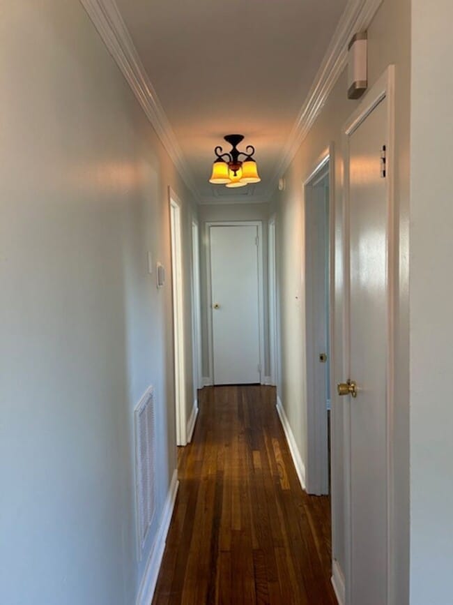 Building Photo - Charming 3BR Ranch Near Libbie & Grove | Hardwood Floors + Updated Kitchen