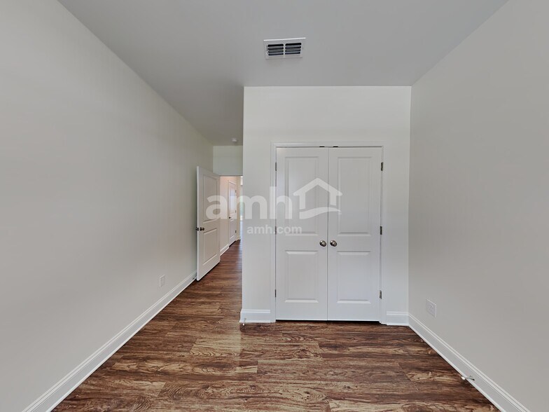 Building Photo - 3044 Garris Rd