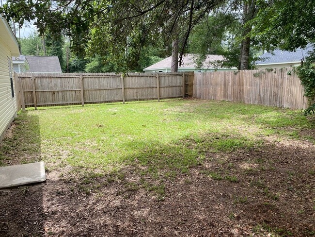 Building Photo - 3 Bedroom 2 Bath  House in Magnolia Gardens