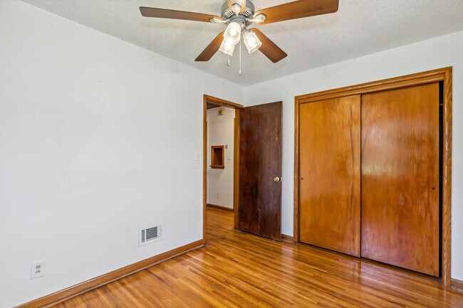 Building Photo - 3707 E Funston St