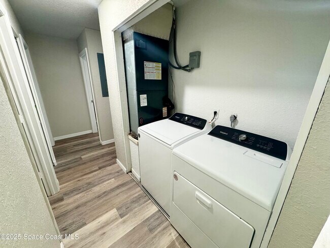 Building Photo - 1259 Cambo Ct NE