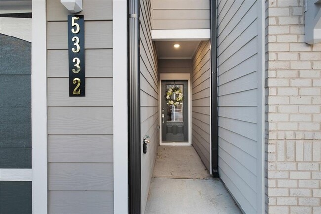 Building Photo - 5332 Melbourne Ln