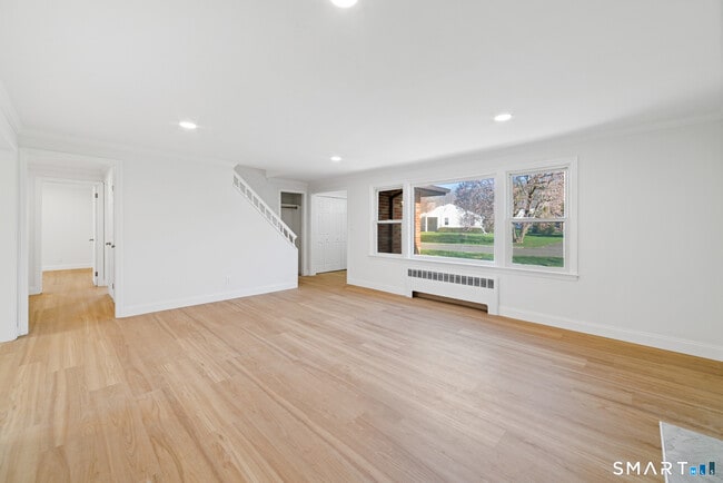 Building Photo - 141 Colony Ave