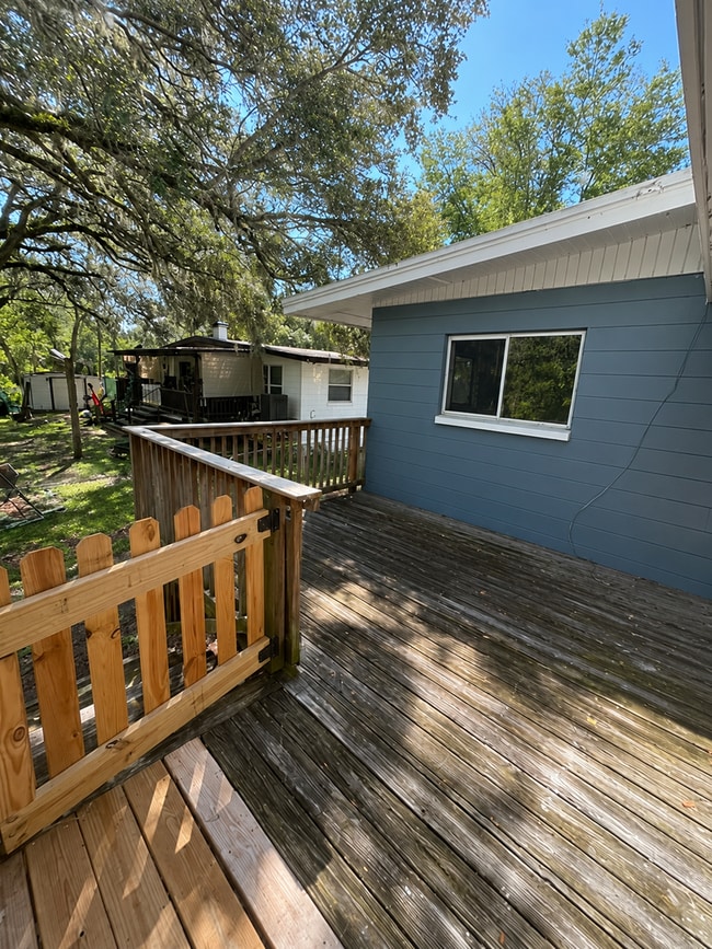 Building Photo - 3498 Riverdale Dr