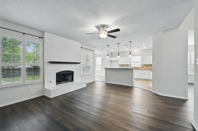 Building Photo - 2521 Timber Ridge Ln