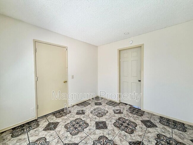 Building Photo - 1523 Apple Creek Dr