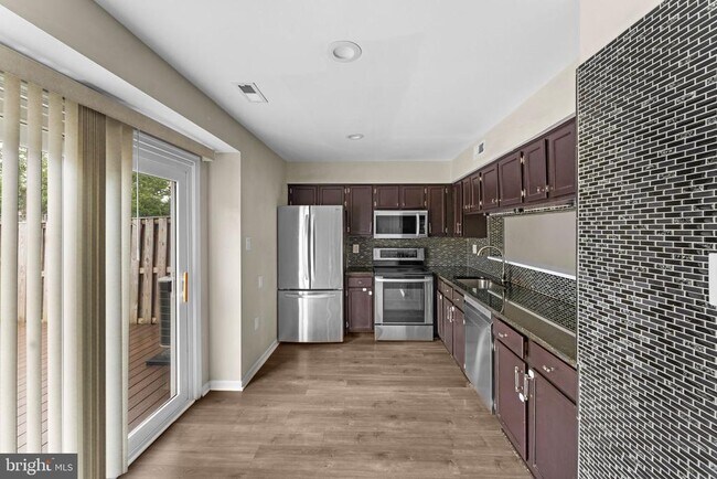 Building Photo - 7302 Rokeby Dr
