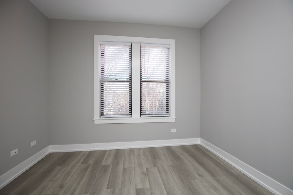 Building Photo - 3843 N Janssen Ave