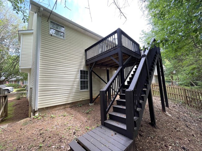 Building Photo - 335 Spring Lake Ct