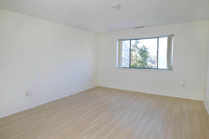 Building Photo - 159 Concord Ave