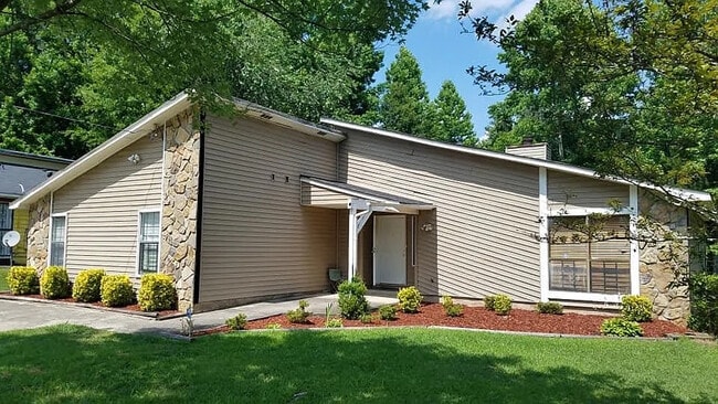 Building Photo - 6220 Beethoven Cir