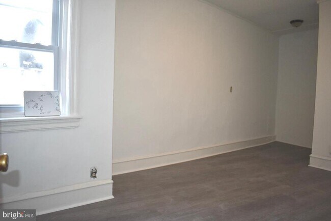 Building Photo - 10 S 62nd St