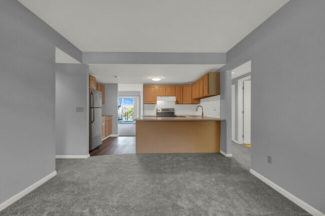Building Photo - 1128 Windward Rd