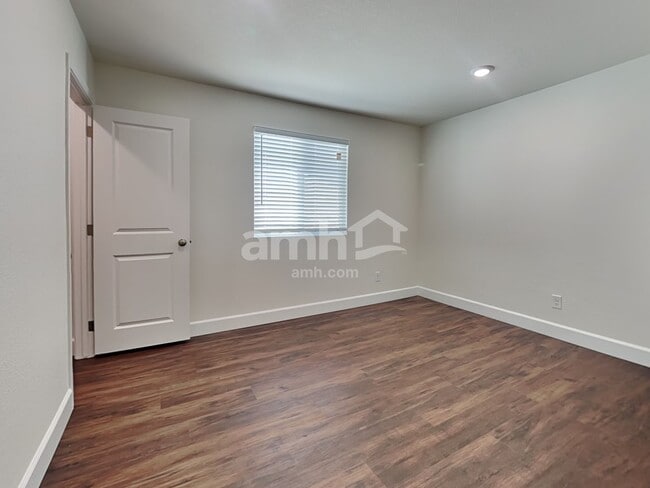 Building Photo - 8855 Brent Leaf Ave