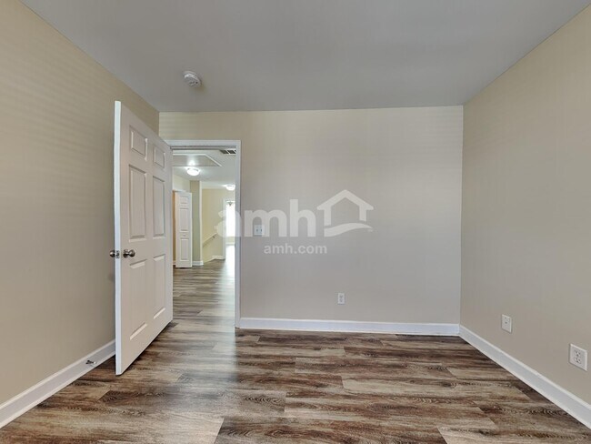 Building Photo - 35 Summer Hill Ct