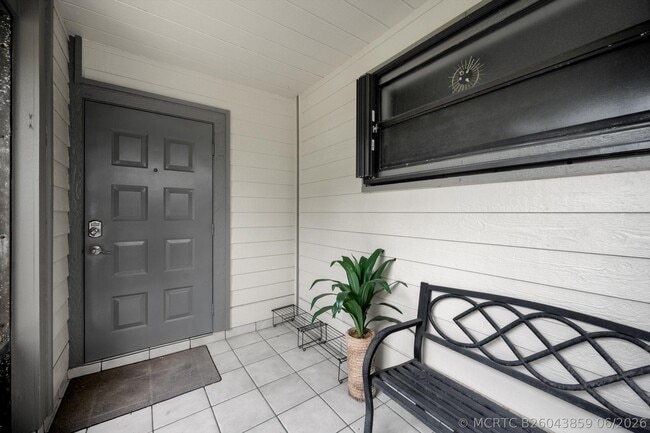 Building Photo - 2482 Bedford Mews Dr