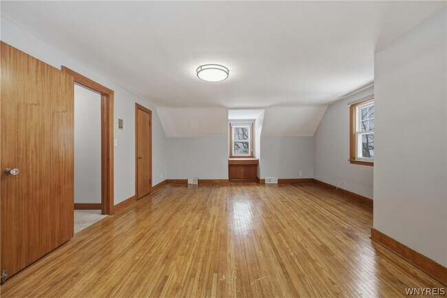 Building Photo - 3667 Fuller Ave