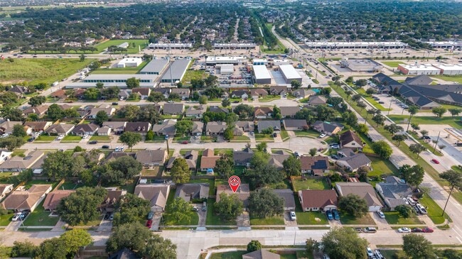 Building Photo - 17003 Summer Dew Ln