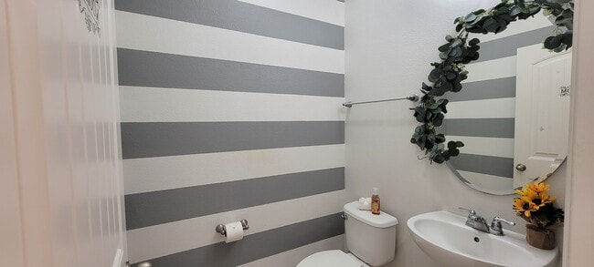 Building Photo - 2391 Beacon Landing Cir