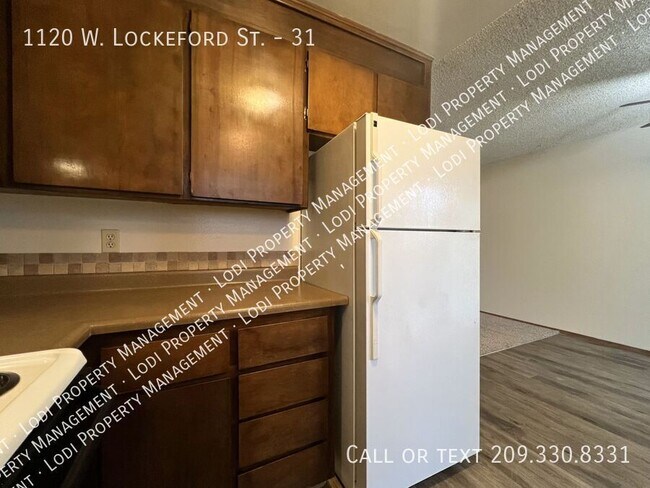 Building Photo - 1120 W Lockeford St