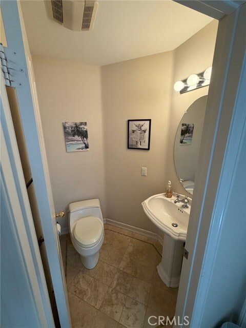 Building Photo - 3 Pavona