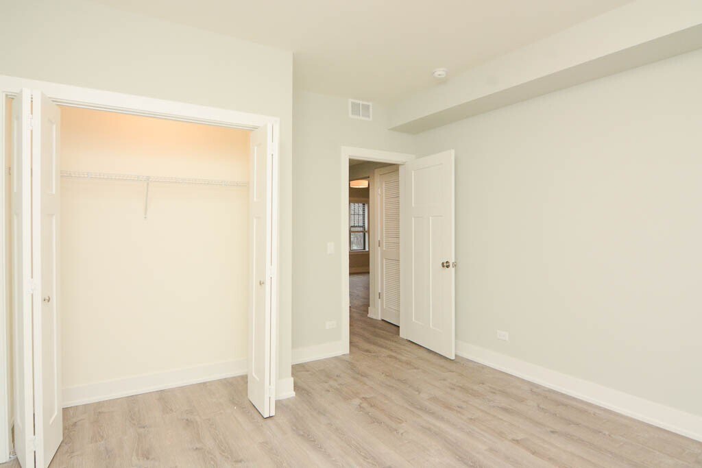 Building Photo - 1147 Maple Ave