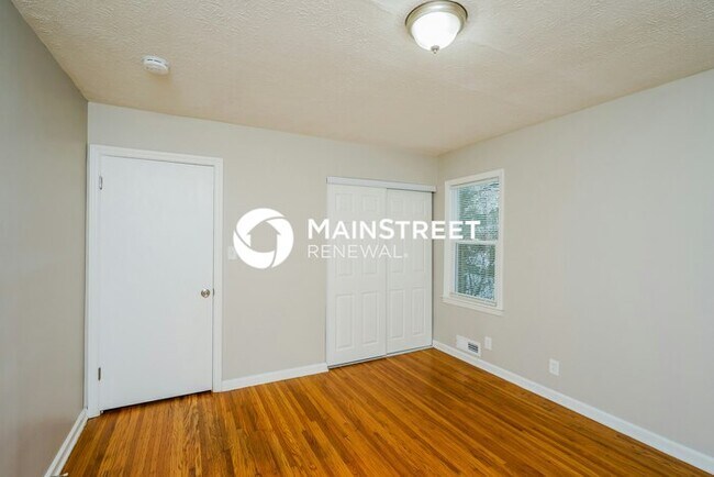 Building Photo - 3 Bedroom Pet-Friendly Home in Louisville,...
