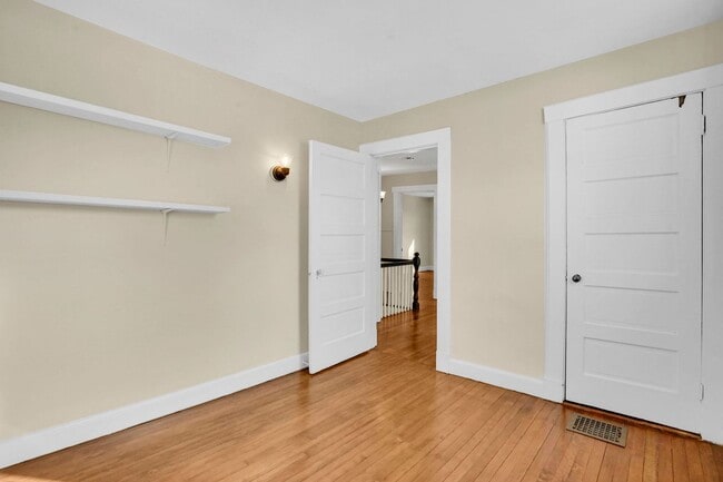 Building Photo - 157-159 Pleasant Street