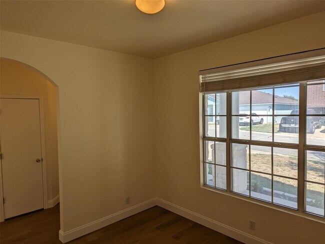 Building Photo - 4717 Lake Champlain Ln