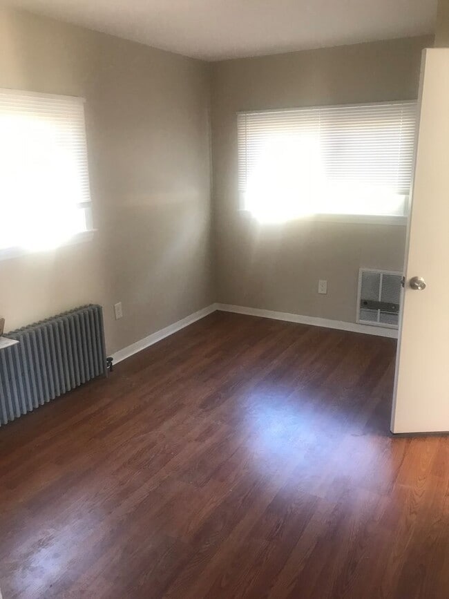 Building Photo - Nice 3-bedroom 1-bath apartment in Stoughton