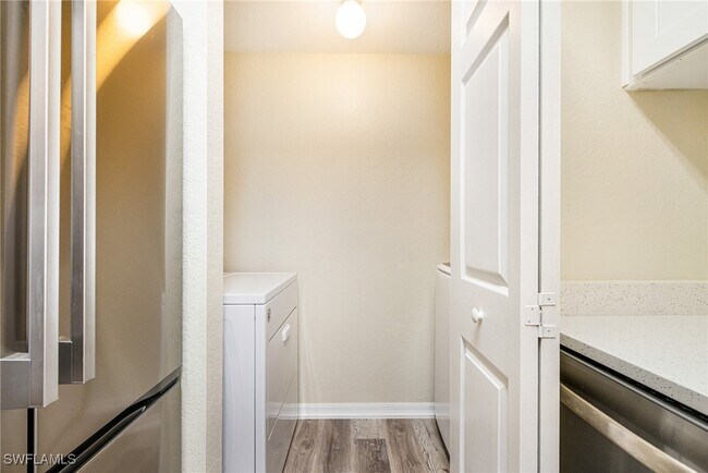 Building Photo - 6321 Aragon Way