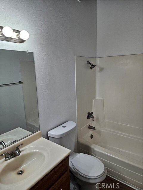 Building Photo - 219 Oswego Ave