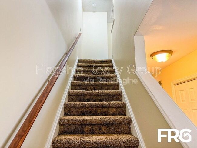Building Photo - 105 Chesterfield Ct