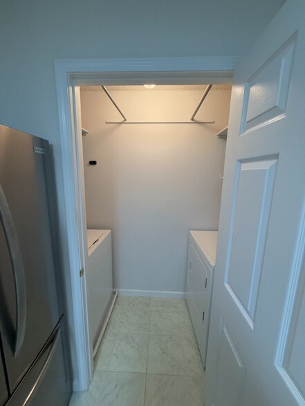 Building Photo - 9307 Walden Park Dr