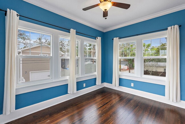 Building Photo - 134 22nd Ave N