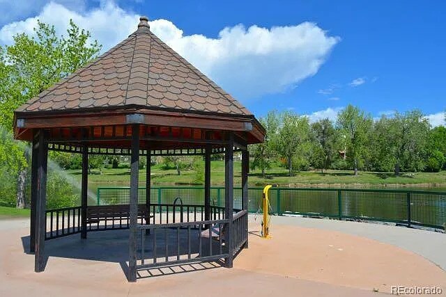 Building Photo - Condo