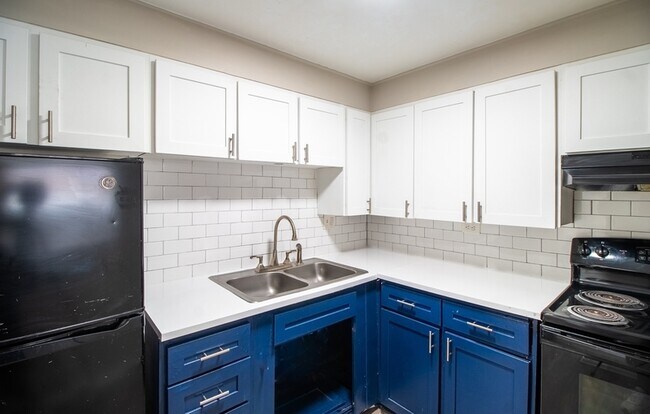 Building Photo - 7549 N Pecos St