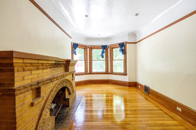 Building Photo - 2840 Bryant St