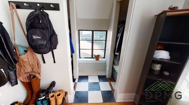 Building Photo - 132 S Clemens Ave