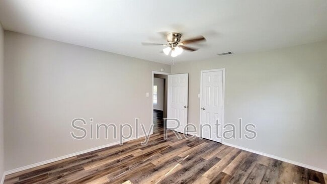 Building Photo - 1704 Langford St