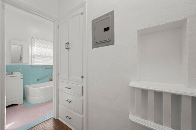 Building Photo - 4172 Leimert Blvd