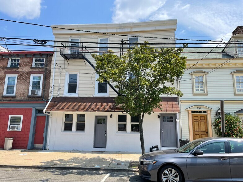 Building Photo - 155 W Main St